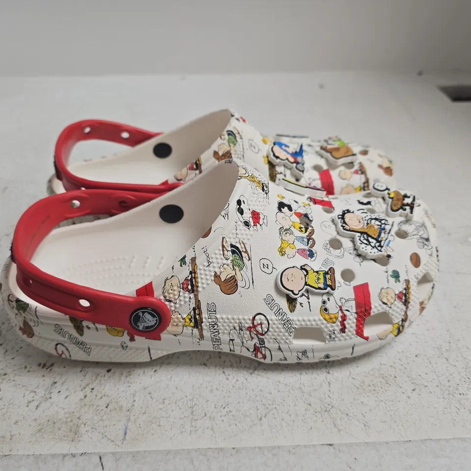 PAIR OF PEANUTS PRINT CLASSIC CLOG CROCS - SIZE M7/W8