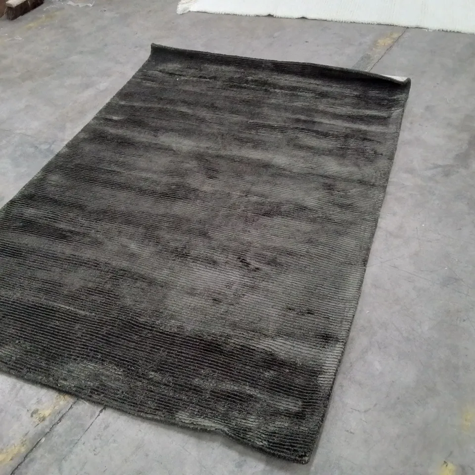 QUALITY DESIGNER AREA RUG - APPROXIMATELY 162x230cm