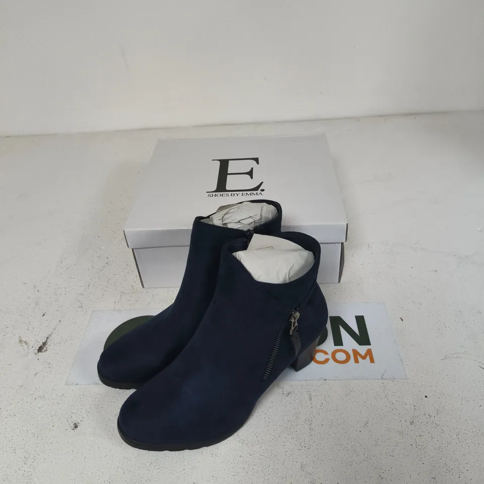 EMMA SHOES BY EMMA AMY NAVY ANKLE BOOTS – UK 6