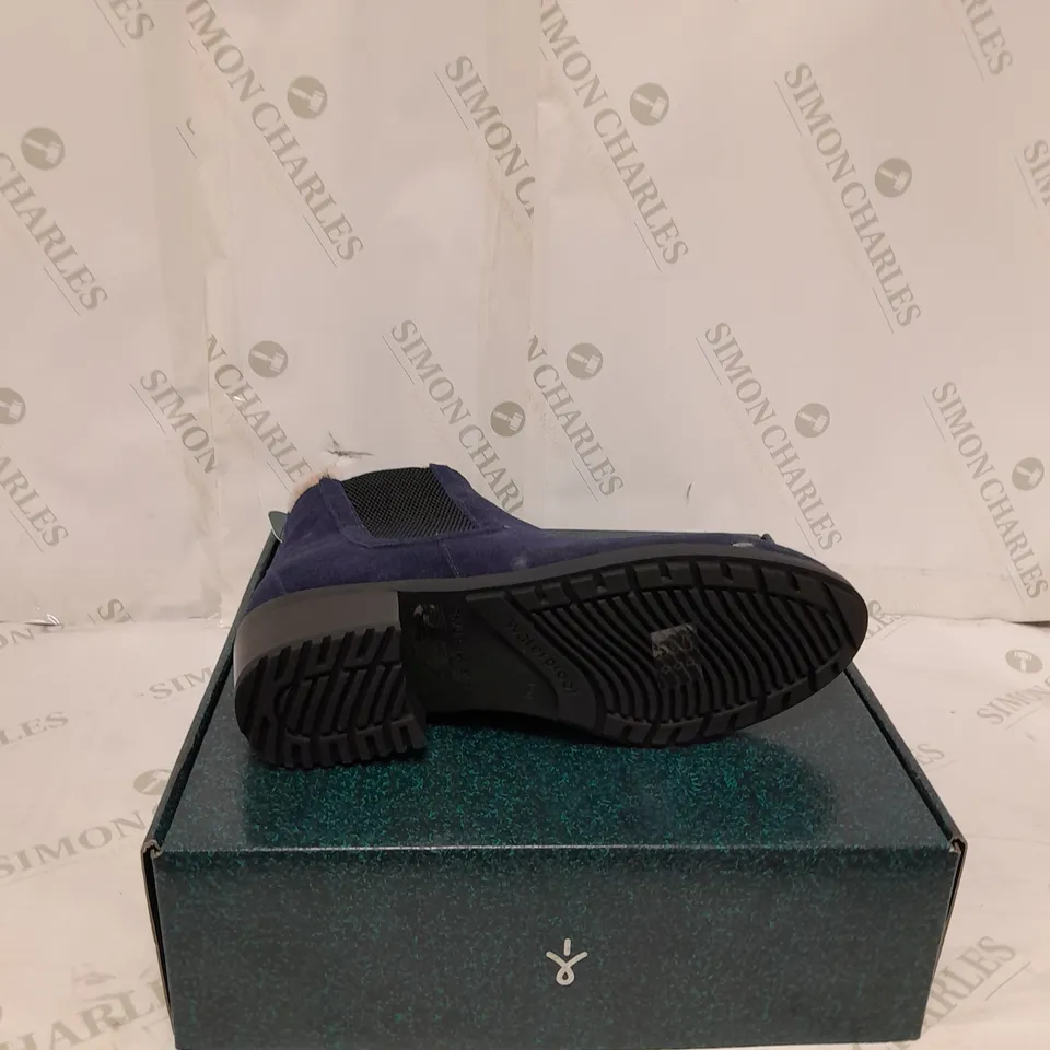 PAIR OF EMU AUSTRALIA DARK BLUE ANKLE BOOTS - SIZE 7