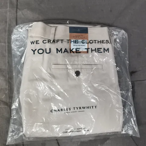 CHARLES TYRWHITT ULTIMATE NON-IRON SLIM-FIT CHINOS IN STONE SIZE 34/32