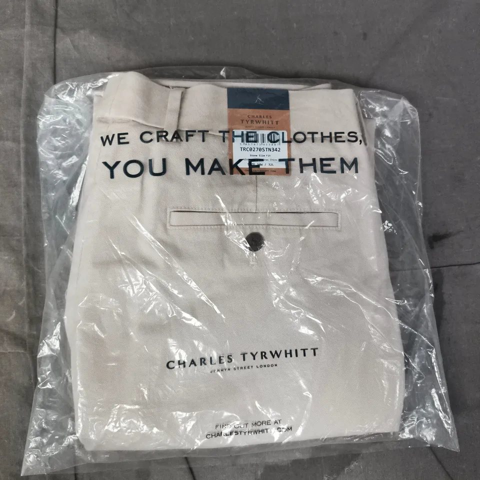 CHARLES TYRWHITT ULTIMATE NON-IRON SLIM-FIT CHINOS IN STONE SIZE 34/32