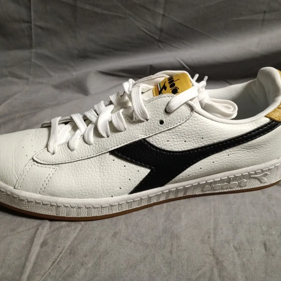 DIADORA WHITE LEATHER SNEAKERS WITH BLACK SIDE STRIPE AND YELLOW HEEL PATCH (MEN'S) - UK 8.5