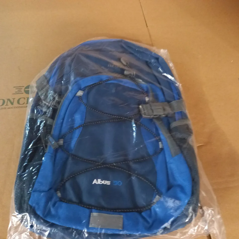 TRESPASS ALBUS CASUAL BACKPACK