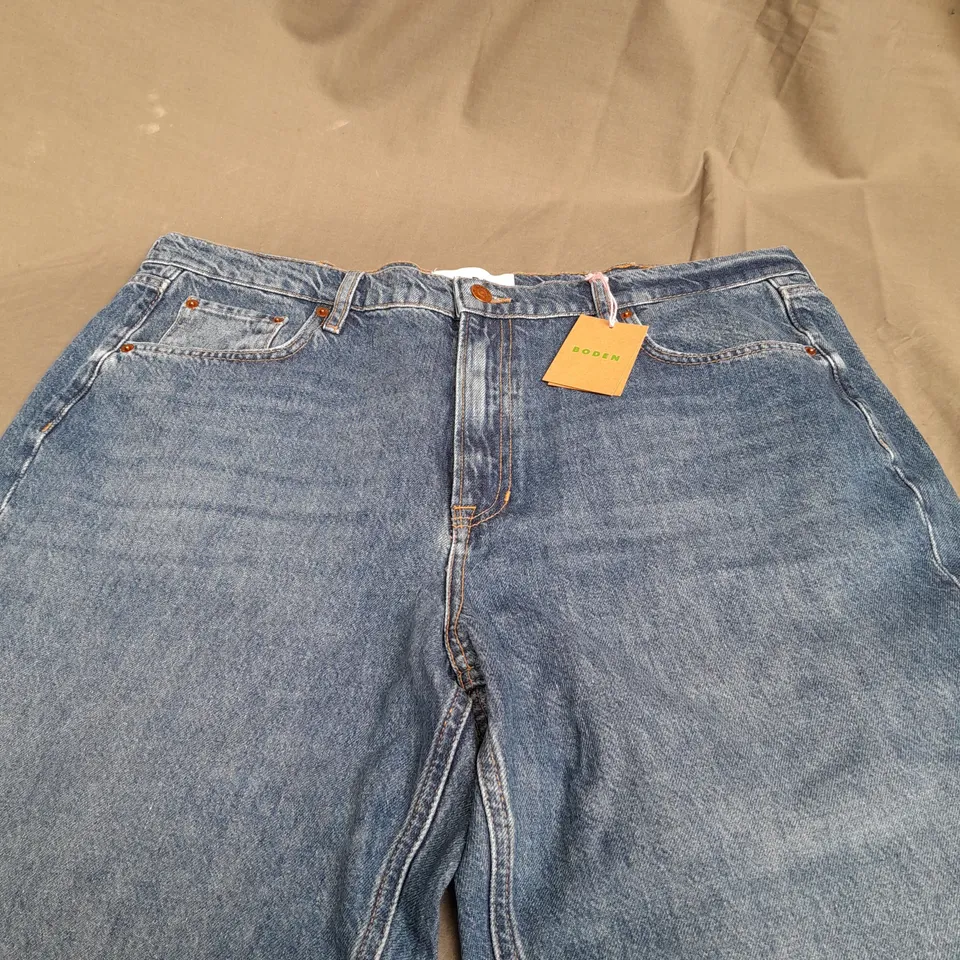 BODEN DENIM STRAIGHT LEG JEANS - W33 L