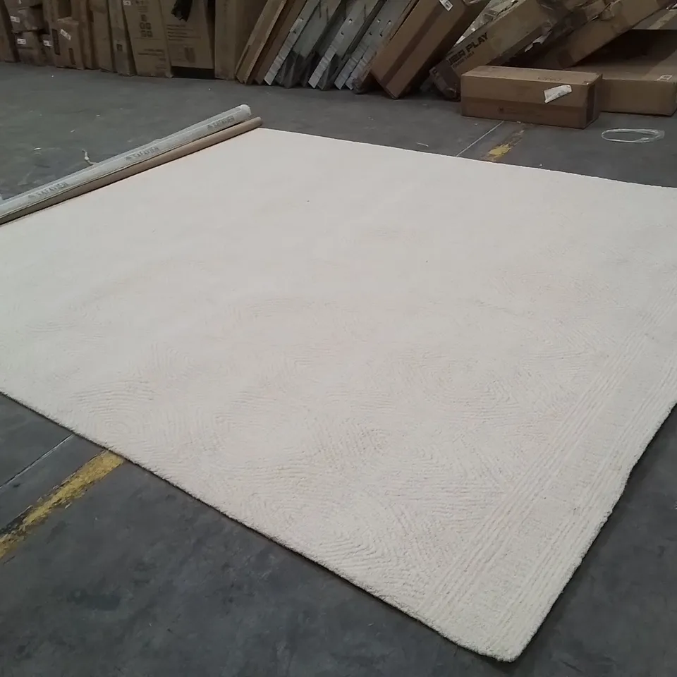 QUALITY DESIGNER AREA RUG - APPROXIMATELY 305X240CM