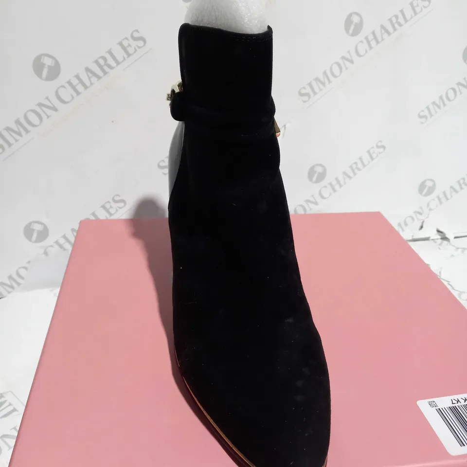 BOXED MODA IN PELLE KANNES BLACK SUEDE ANKLE BOOTS - UK SIZE 7