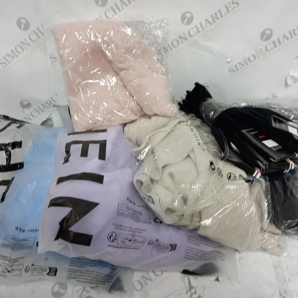 LOT OF CLOTHES APPROXIMATELY 30 TO INCLUDE JUMPERS, BOXER SHORTS, DRESS ETC 