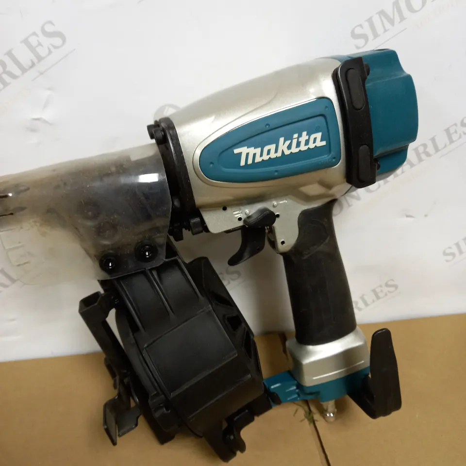 MAKITA AN454 45MM ROOFING NAILER