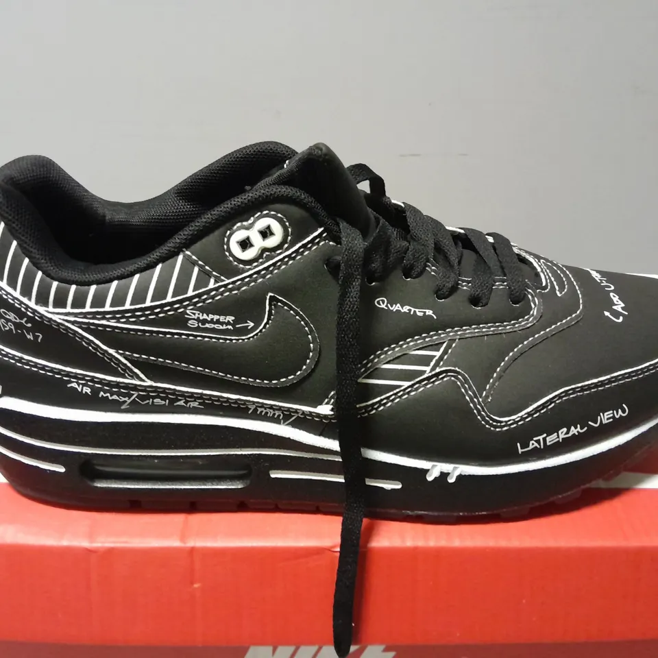 BOXED PAIR OF NIKE AIR MAX 1 SKETCH TO SHELF TRAINERS IN BLACK - UK 11