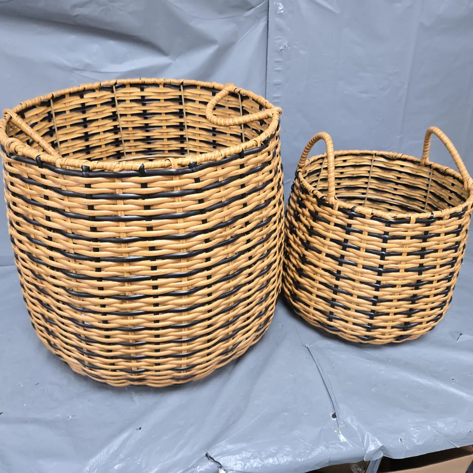SET OF 2 BLACK/NATURAL ROUND BASKET