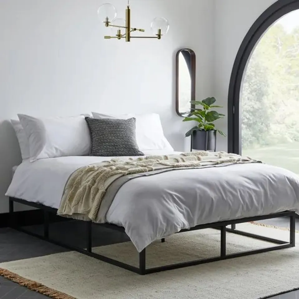 BOXED  LONDON BLACK BED , SINGLE 