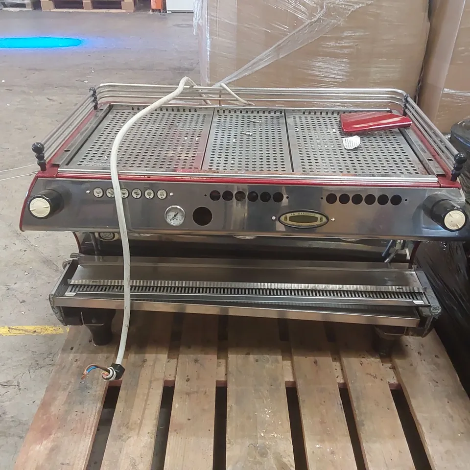 LA MARZOCCO COMMERCIAL 3 GROUP COFFEE MACHINE