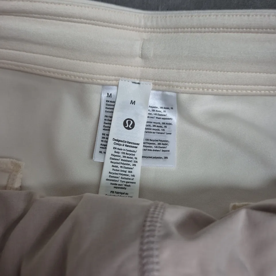 LULULEMON SOFTSTREME™ PINTUCK MID-RISE PANT – CREAM, SIZE M