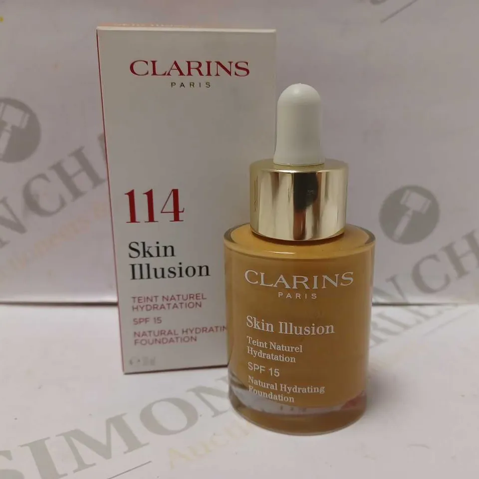 CLARINS SKIN ILLUSION NATURAL HYDRATING FOUNDATION SPF15 30ML - #114 CAPPUCCINO