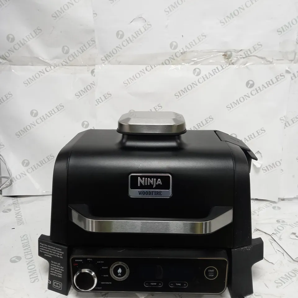 BOXED NINJA WOODFIRE ELECTRIC BBQ GRILL & SMOKER OG701UKQ