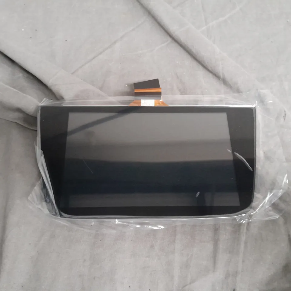 UNBRANDED CENTER DASH SCREEN 