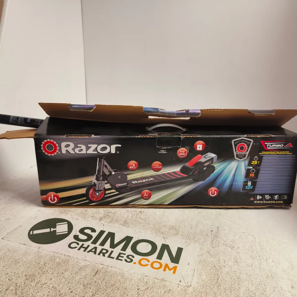 RAZOR KICK SCOOTER – BOXED