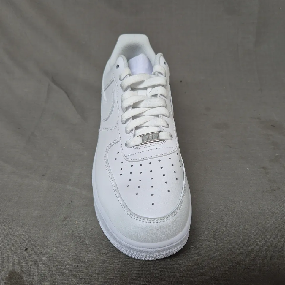 PAIR OF NIKE AIR FORCE 1 SHOES IN WHITE UK SIZE 10