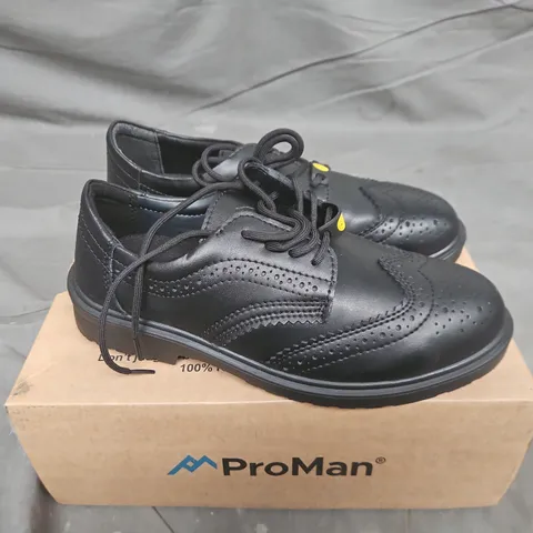 BOXED PAIR OF PROMAN TC500 BROOKLYN BROGUE SAFETY SHOE IN BLACK - UK 6