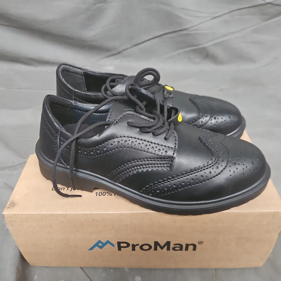 BOXED PAIR OF PROMAN TC500 BROOKLYN BROGUE SAFETY SHOE IN BLACK - UK 6