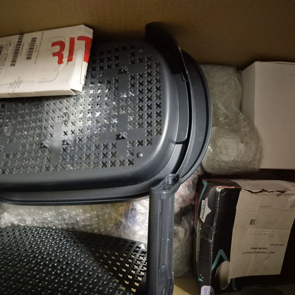 BOX OF APPROXIMATELY 3 ASSORTED ELECTRICAL ITEMS TO INCLUDE BT PREMIUM THREE-HANDSET PHONE, ETC