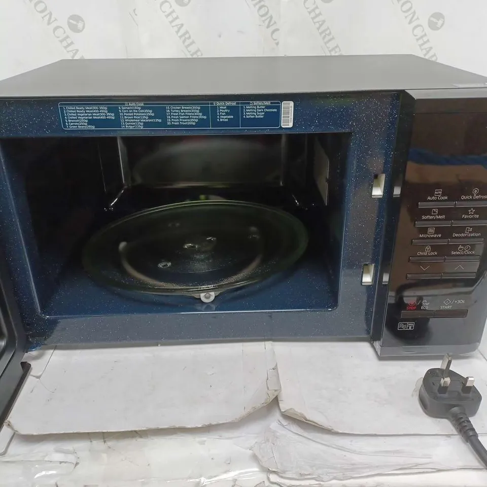 BOXED SAMSUNG MICROWAVE OVEN 