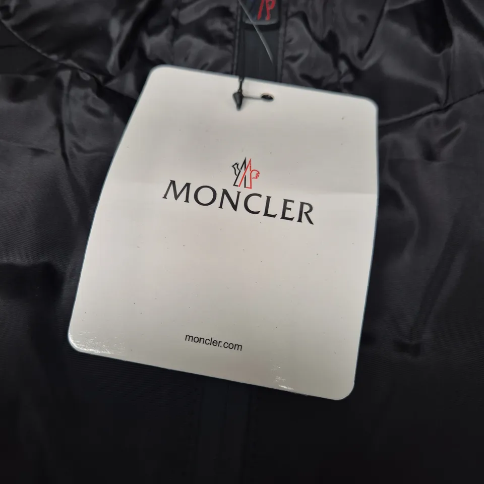 MONCLER BLACK PADDED JACKET WITH HOOD – PATCH LOGO SIZE XL 