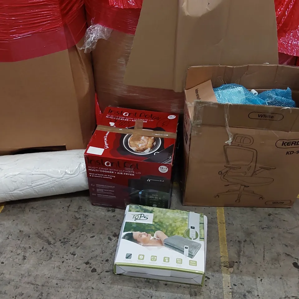 PALLET OF ASSORTED ITEMS INCLUDING: AIR FRYER, OFFICE CHAIR, ELECTRIC BLANKET, BEDDING ECT