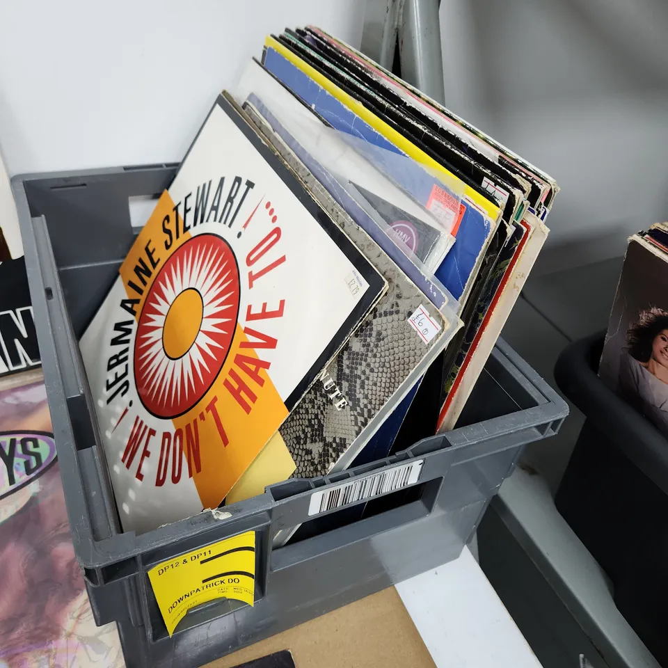 A COLLECTION OF VINYL RECORD LPs ETC