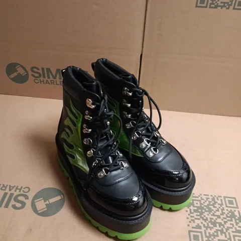 KOI CHA CHA CHA HOLOGRAM FLAME BOOTS – UK 4, BLACK/GREEN