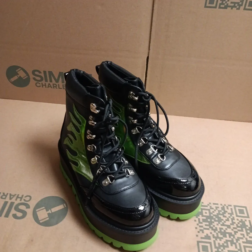 KOI CHA CHA CHA HOLOGRAM FLAME BOOTS – UK 4, BLACK/GREEN