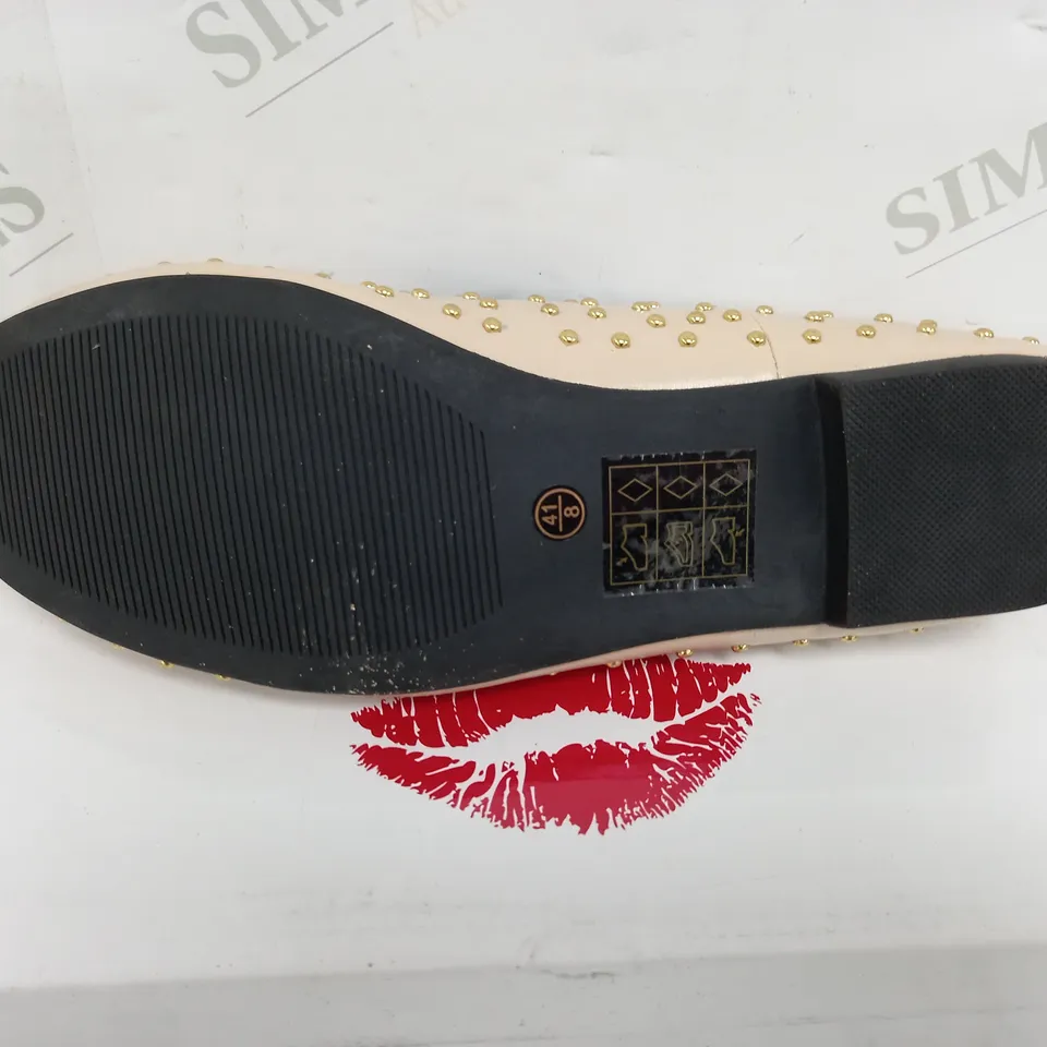 FLAT HEELED CHAMPAGNE SPIKEY GOLD SHOE SIZE 8
