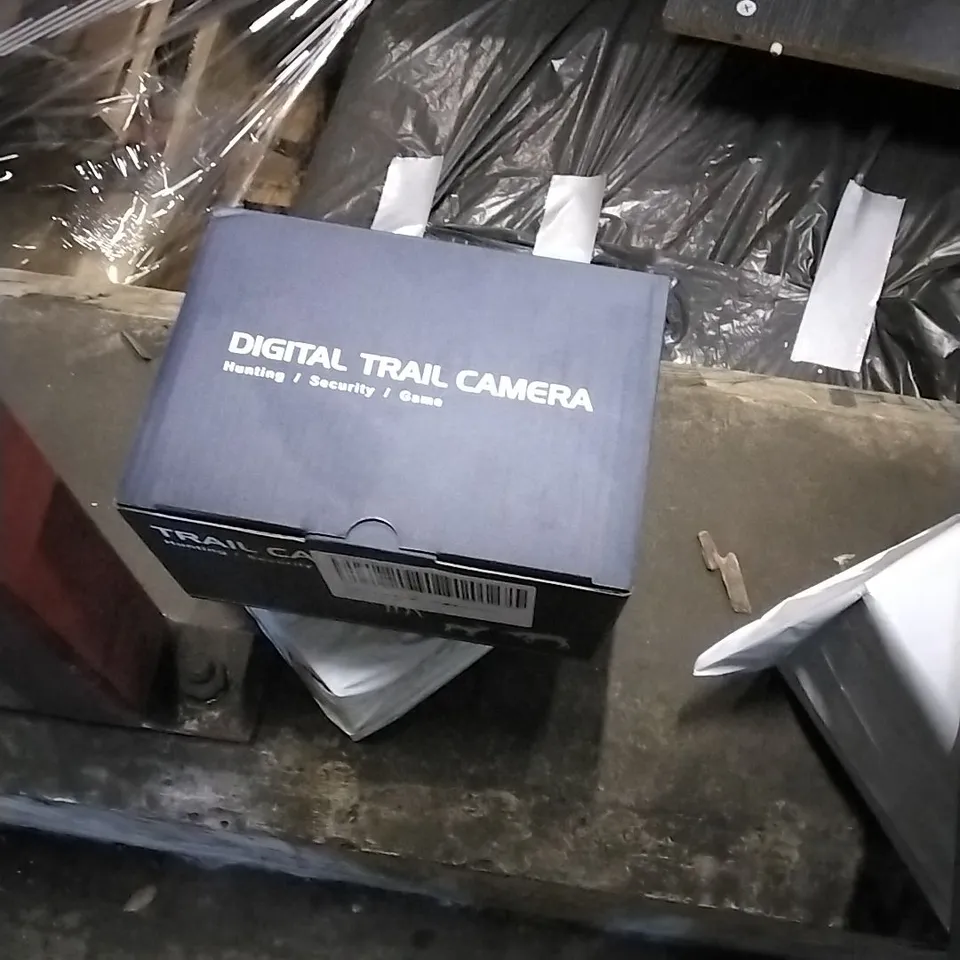 PALLET OF HOUSEHOLD ITEMS TO INCLUDE HAND HELD VACUUM CLEANER, INTENSE PULSED LIGHT WRINKLES REDUCING INSTRUMENT, MINI DESKTOP RANGE HOOD, DIGITAL TRAIL CAMERA AND OTHER ASSORTED ITEMS...