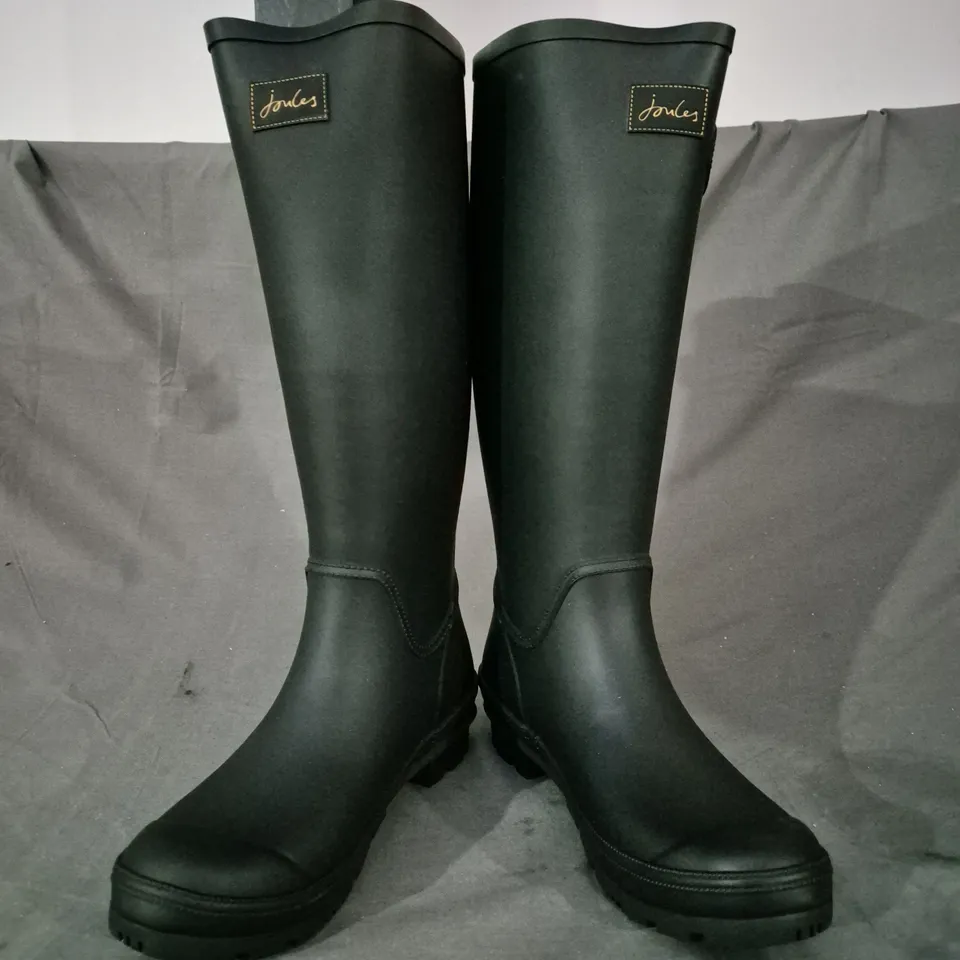 BOXED PAIR OF JOULES WELLINGTON BOOTS IN BLACK UK SIZE 7