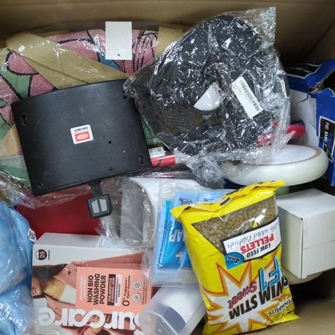 APPROXIMATELY 20 ASSORTED HOUSEHOLD PRODUCTS TO INCLUDE BAIT PELLETS, SWIM CAPS, WASHING POWDER, ETC - COLLECTION ONLY