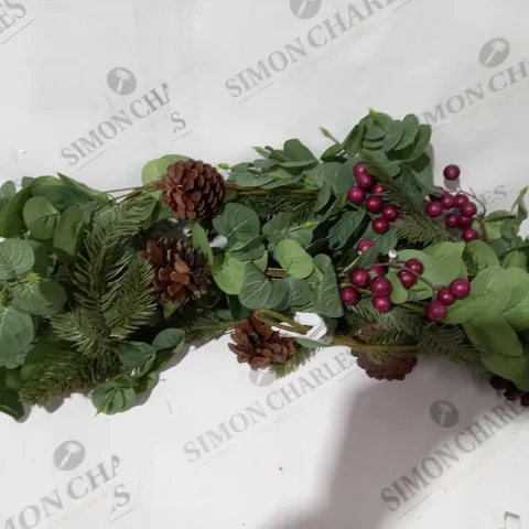 BOXED SARA DAVIES PRE LIT GARLAND