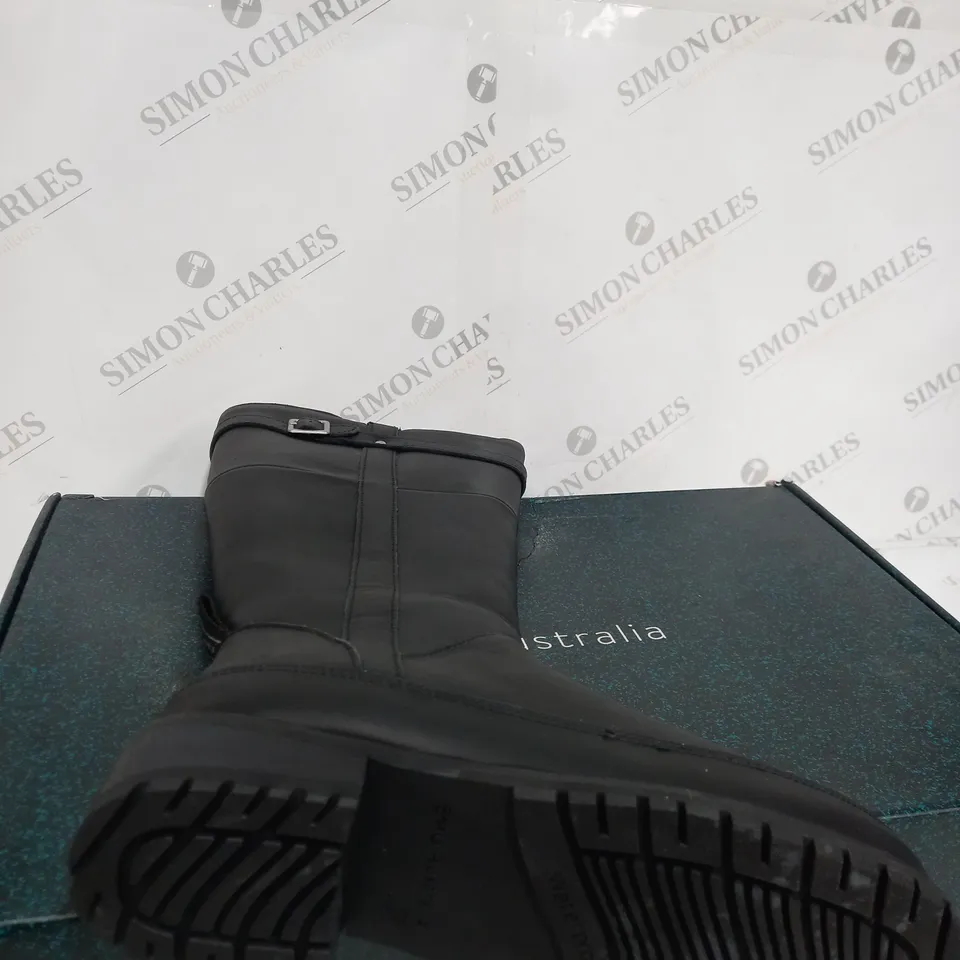 BOXED EMU AUSTRAILIA NATASHA LEATHER BOOTS, BLACK - SIZE 6