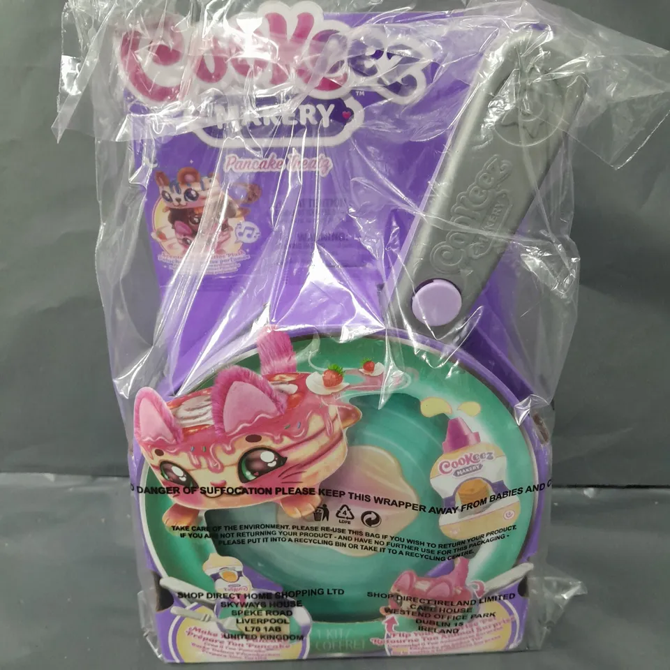 BOXED COOKEEZ MAKERY PANCAKE MAKER