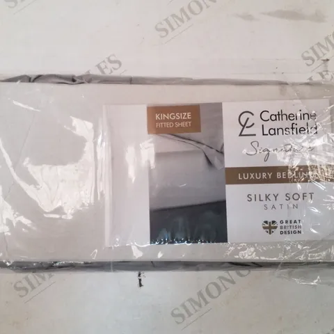 SILKY SOFT SATIN FITTED SHEET