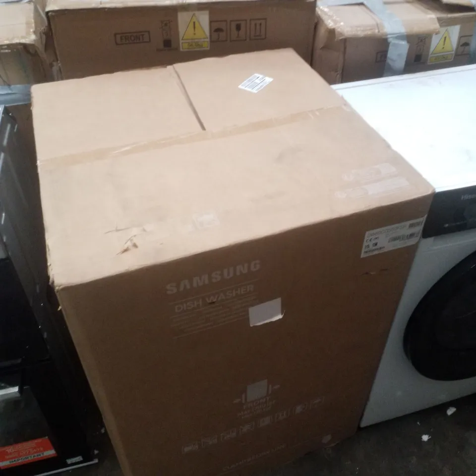 BOXED SAMSUNG SERIES 7 DW60CG550FSREU FREESTANDING 60CM DISHWASHER
