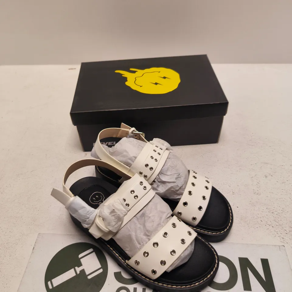 LEVEL UP WHITE PU STUDDED SANDALS – UK 7