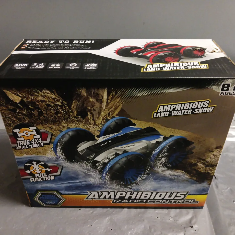 BOXED AMPHIBIOUS RADIO CONTROL CAR IN BLUE (G03060R)