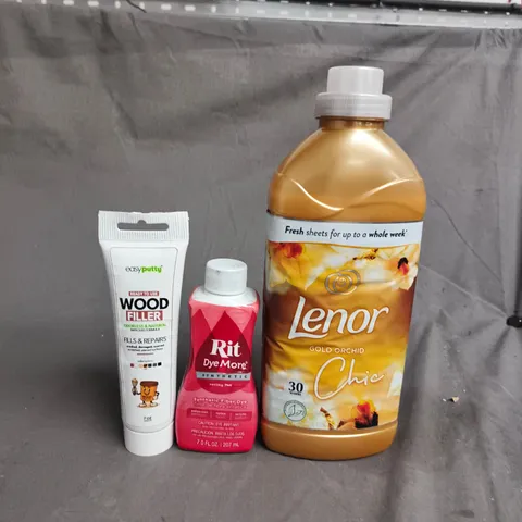 APPROX 10 ASSORTED ITEMS TO INCLUDE - LENOR GOLD ORCHID FABRIC SOFTENER; RIT DYEMORE DYE; EASY PUTTY WOOD FILLER