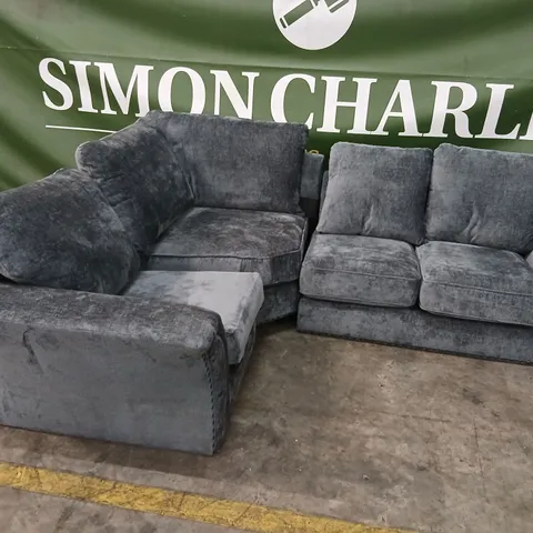 GREY FABRIC SECTIONAL SOFA WITH CHAISE — L-SHAPED CORNER COUCH (VERIFY MODEL)