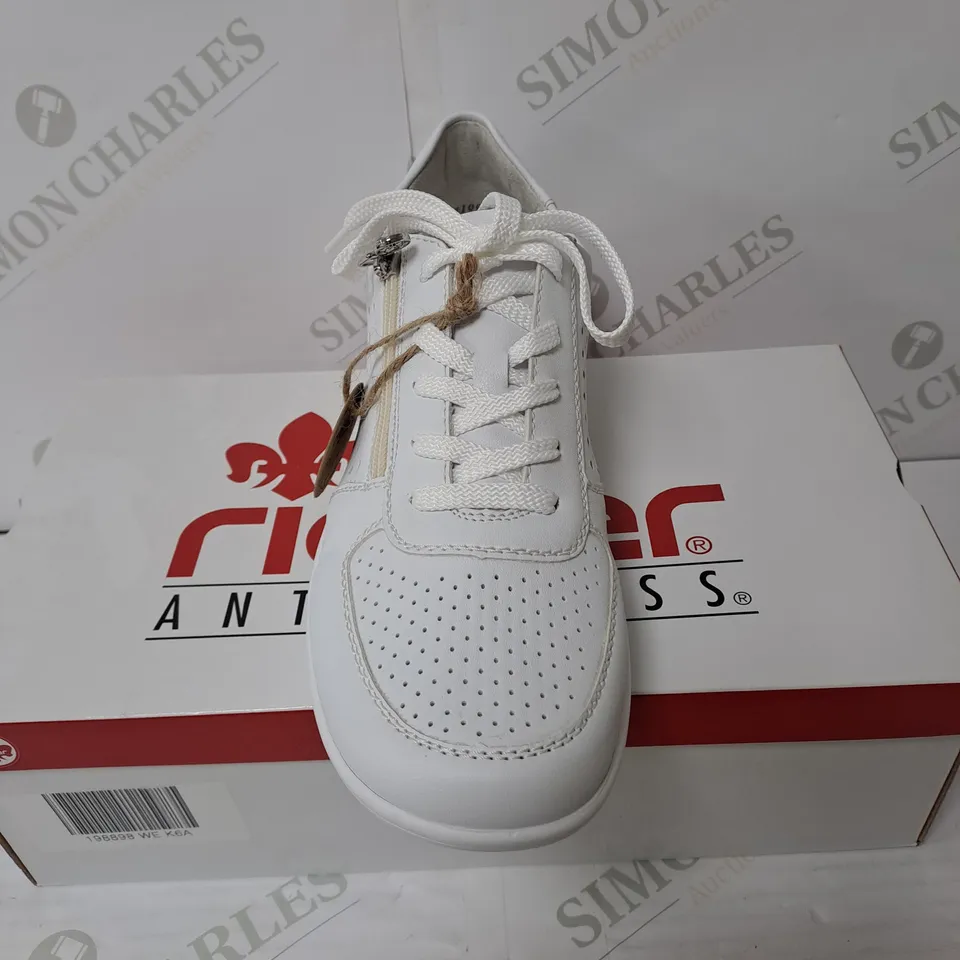 BOXED PAIR OF RIEKER ANTISTRESS SHOES - WHITE // SIZE: 40 EU