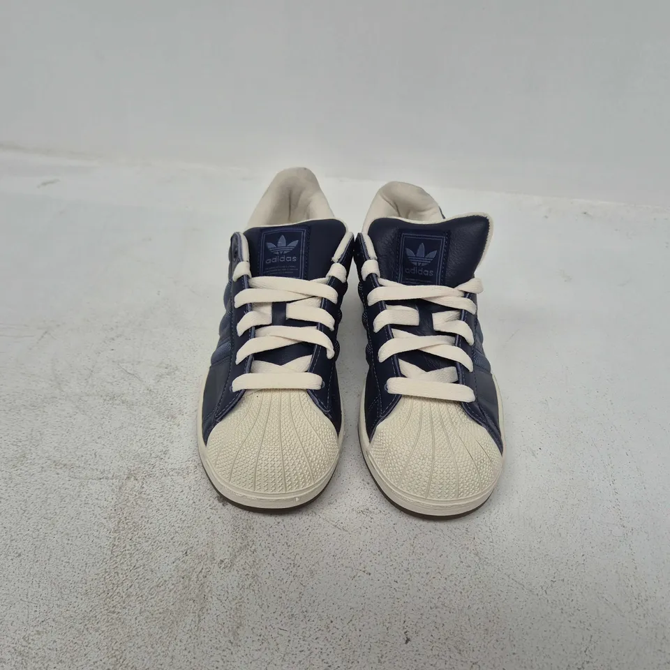 UNBOXED PAIR OF NIKE SUPERSTAR TRAINERS IN NAVY/WHITE - UK 6