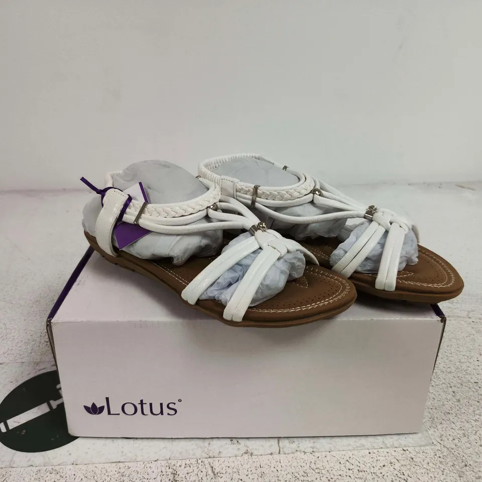 LOTUS DOMENICA WHITE SANDALS SIZE 7 BOXED