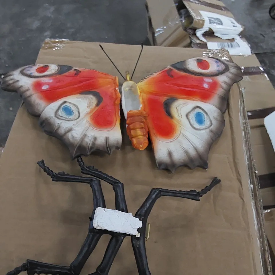 BOXED BUTTERFLY WALL DECORATION