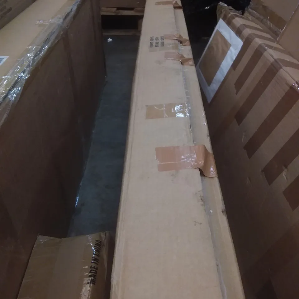 BOXED LADDER BOOKCASE - BLACK